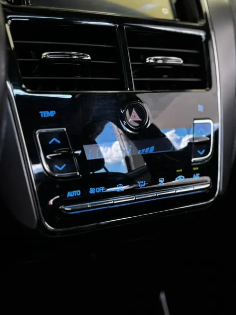 TOYOTA Yaris Sedan 1.5 16V 4P FLEX XLS MULTIDRIVE AUTOMTICO CVT, Foto 8