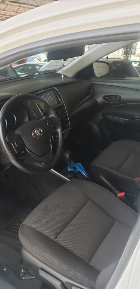 TOYOTA Yaris Sedan 1.3 16V 4P FLEX XL MULTIDRIVE AUTOMÁTICO CVT, Foto 13