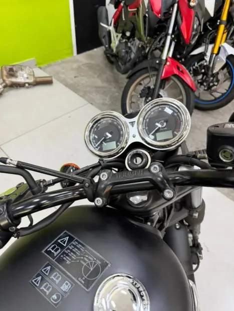TRIUMPH Boneville T120 1200 , Foto 3