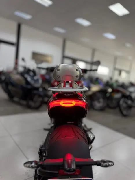 TRIUMPH Rocket III 2500 R, Foto 5