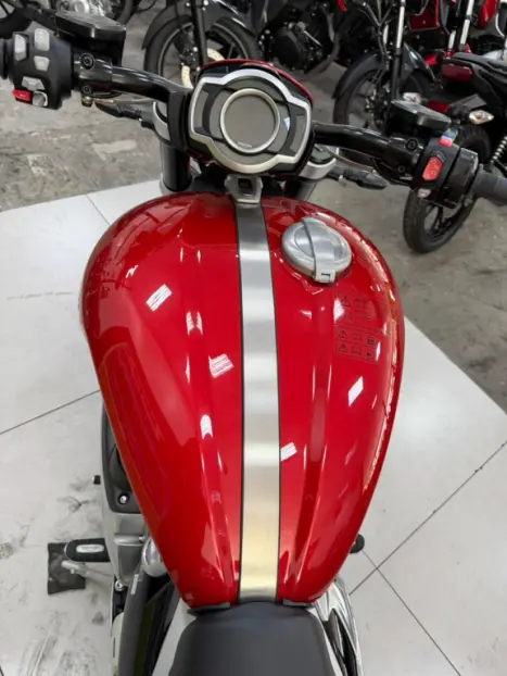 TRIUMPH Rocket III 2500 R, Foto 5