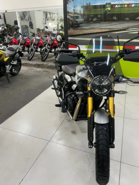 TRIUMPH Scrambler 400X , Foto 9