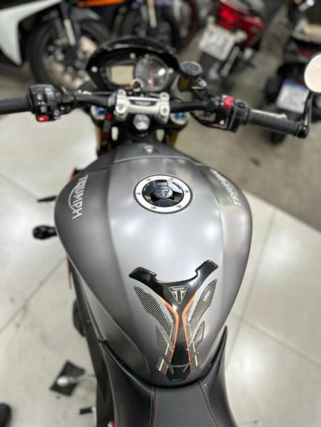 TRIUMPH Speed Triple 1050 R, Foto 7