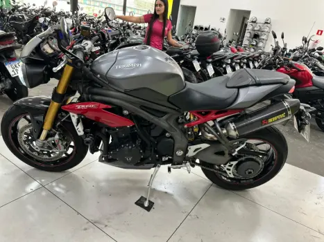 TRIUMPH Speed Triple 1050 R, Foto 13