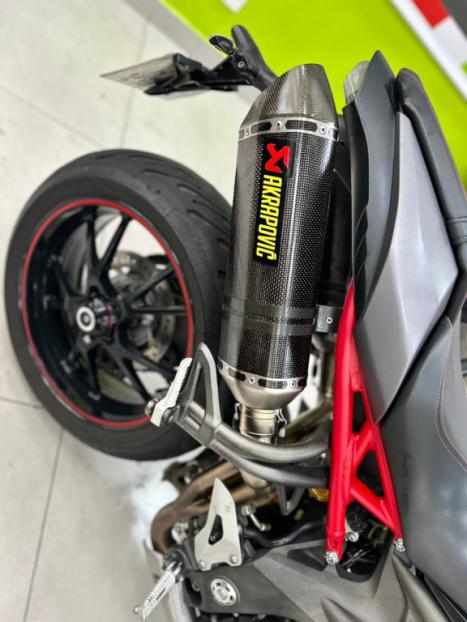 TRIUMPH Speed Triple 1050 R, Foto 15