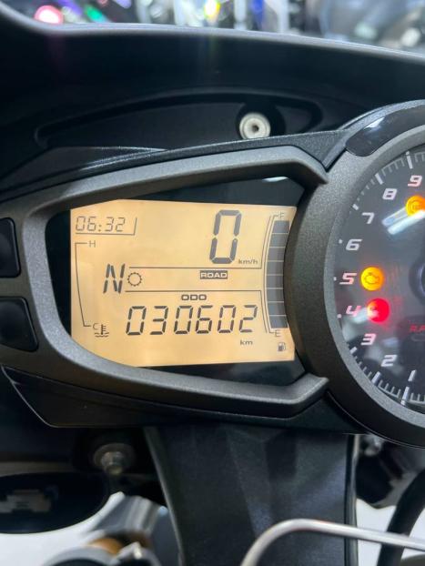 TRIUMPH Speed Triple 1050 , Foto 12