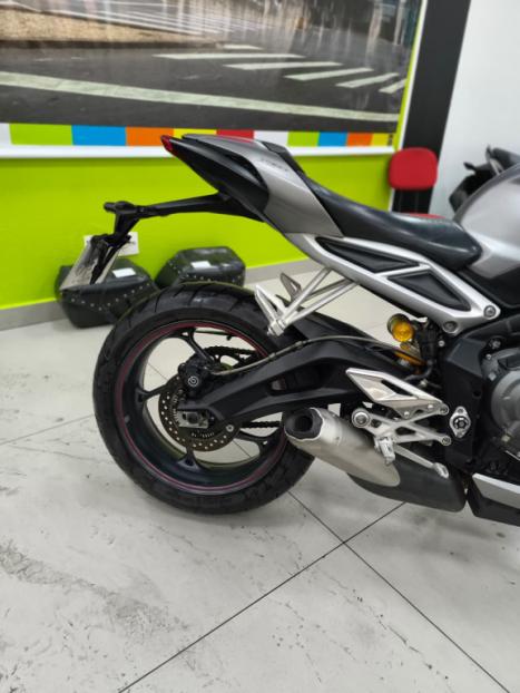 TRIUMPH Street Triple 765 RS, Foto 9