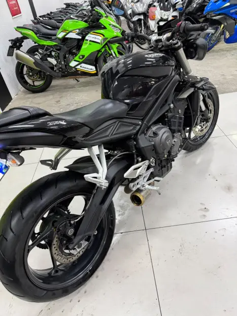 TRIUMPH Street Triple 765 , Foto 16