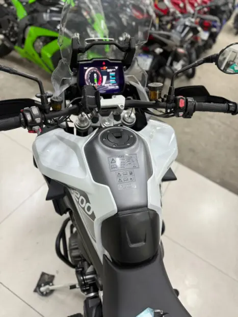 TRIUMPH Tiger 1200 GT, Foto 2