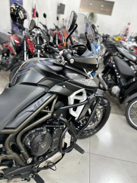 TRIUMPH Tiger 800 XRX, Foto 3