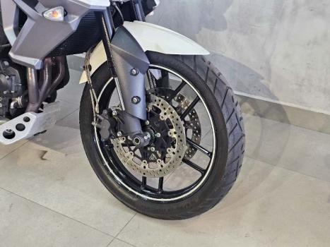TRIUMPH Tiger 800 XRX L (LOW), Foto 5