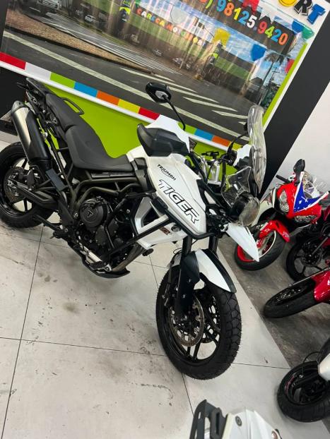 TRIUMPH Tiger 800 XRX, Foto 3