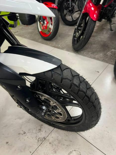 TRIUMPH Tiger 800 XRX, Foto 6