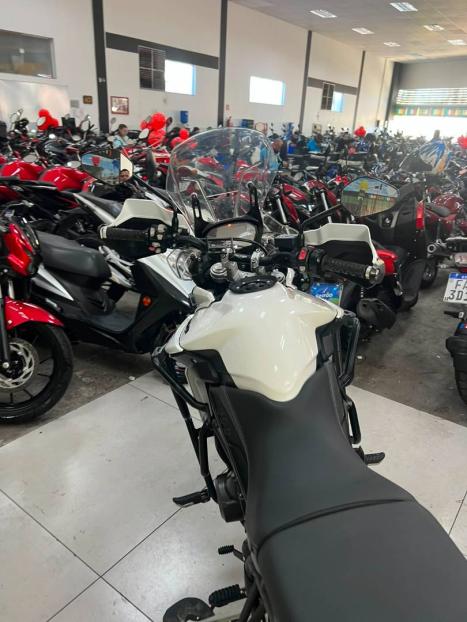 TRIUMPH Tiger 800 XRX, Foto 12