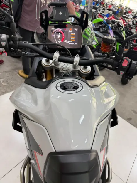 TRIUMPH Tiger 900 RALLY PR�, Foto 13