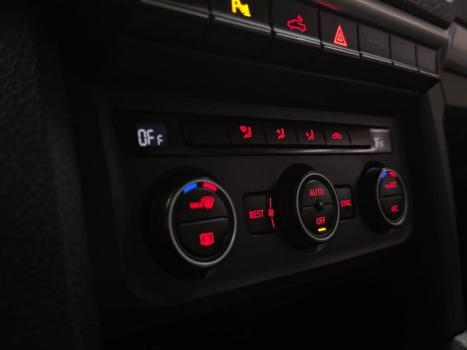 VOLKSWAGEN Amarok 3.0 V6 CABINE DUPLA HIGHLINE 4X4 TURBO INTERCOOLER AUTOMTICO, Foto 13