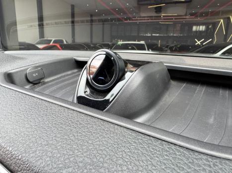 VOLKSWAGEN Amarok 3.0 V6 CABINE DUPLA HIGHLINE 4X4 TURBO INTERCOOLER AUTOMTICO, Foto 12