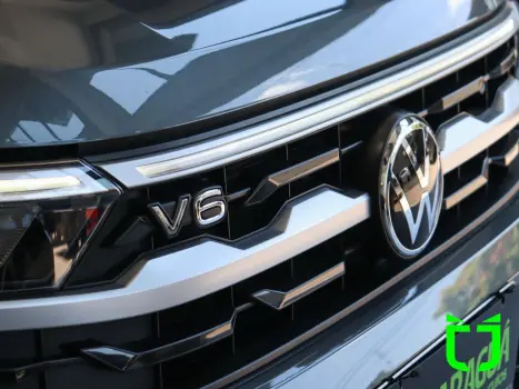 VOLKSWAGEN Amarok 3.0 V6 CABINE DUPLA HIGHLINE 4X4 TURBO INTERCOOLER AUTOMTICO, Foto 7
