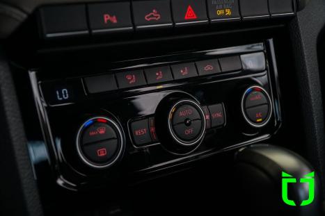 VOLKSWAGEN Amarok 3.0 V6 CABINE DUPLA HIGHLINE 4X4 TURBO INTERCOOLER AUTOM�TICO, Foto 19