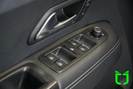 VOLKSWAGEN Amarok 3.0 V6 CABINE DUPLA HIGHLINE 4X4 TURBO INTERCOOLER AUTOM�TICO, Foto 21