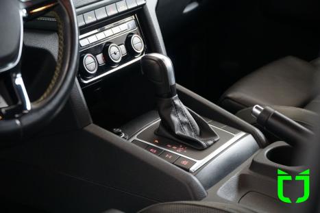 VOLKSWAGEN Amarok 3.0 V6 CABINE DUPLA HIGHLINE EXTREME 4X4 TURBO INTERCOOLER AUTOM�TICO, Foto 16