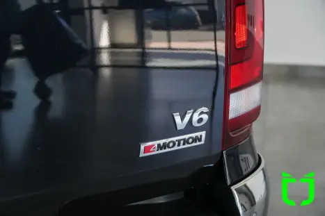 VOLKSWAGEN Amarok 3.0 V6 CABINE DUPLA HIGHLINE 4X4 TURBO INTERCOOLER AUTOM�TICO, Foto 8