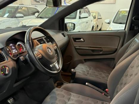 VOLKSWAGEN Fox 1.6 4P SELEÇÃO FLEX, Foto 8 VOLKSWAGEN Fox 1.6 4P SELEÇÃO FLEX, Foto 8