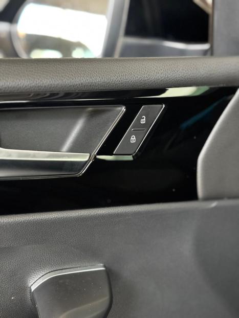 VOLKSWAGEN Jetta 1.4 4P 250 TSI R-LINE AUTOMTICO, Foto 9