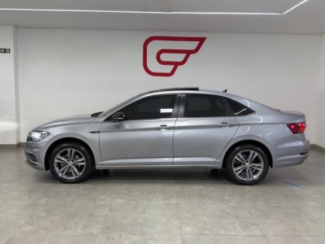 VOLKSWAGEN Jetta 1.4 4P 250 TSI R-LINE AUTOM�TICO, Foto 4