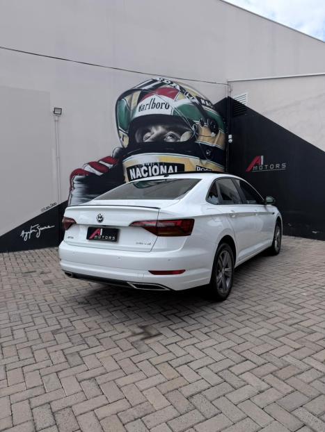 VOLKSWAGEN Jetta 1.4 4P 250 TSI R-LINE AUTOM�TICO, Foto 5