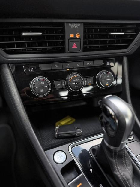 VOLKSWAGEN Jetta 1.4 4P 250 TSI R-LINE AUTOM�TICO, Foto 15