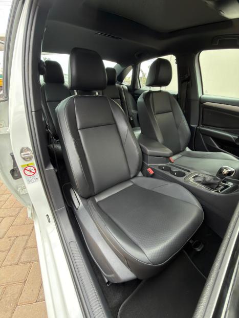 VOLKSWAGEN Jetta 1.4 4P 250 TSI R-LINE AUTOM�TICO, Foto 22