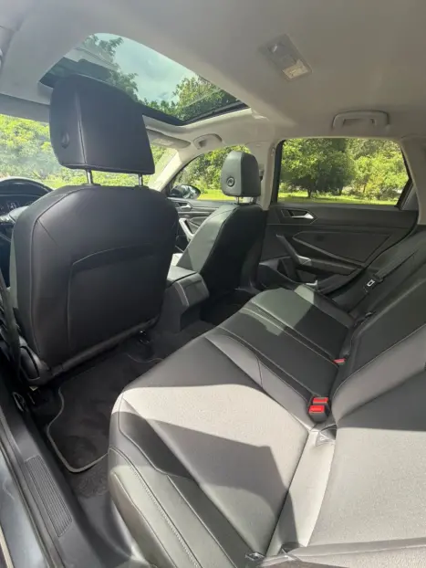 VOLKSWAGEN Jetta 1.4 4P 250 TSI TURBO COMFORTLINE AUTOM�TICO, Foto 8