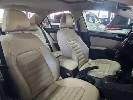 VOLKSWAGEN Jetta 2.0 4P TSI HIGHLINE 211 CV AUTOM�TICO, Foto 8