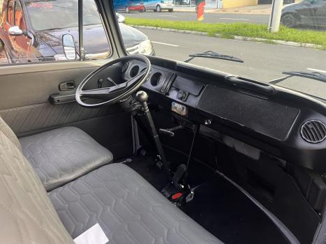 VOLKSWAGEN Kombi Furg�o 1.6, Foto 2