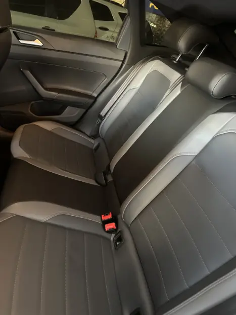 VOLKSWAGEN Nivus 1.0 4P FLEX 200 TSI HIGHLINE TURBO AUTOMÁTICO, Foto 4 VOLKSWAGEN Nivus 1.0 4P FLEX 200 TSI HIGHLINE TURBO AUTOMÁTICO, Foto 4