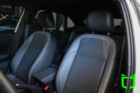 VOLKSWAGEN Nivus 1.0 4P FLEX 200 TSI HIGHLINE TURBO AUTOM�TICO, Foto 17