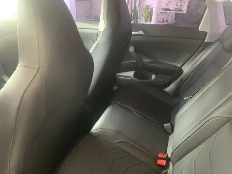 VOLKSWAGEN Polo Hatch 1.0 12V 4P 200 TSI HIGHLINE AUTOMÁTICO, Foto 5 VOLKSWAGEN Polo Hatch 1.0 12V 4P 200 TSI HIGHLINE AUTOMÁTICO, Foto 5