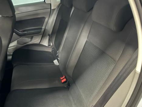 VOLKSWAGEN Polo Hatch 1.0 12V 4P 200 TSI  COMFORTLINE AUTOM�TICO, Foto 13