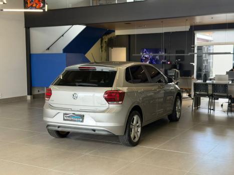 VOLKSWAGEN Polo Hatch 1.0 12V 4P 200 TSI HIGHLINE AUTOM�TICO, Foto 4
