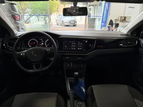 VOLKSWAGEN Polo Hatch 1.0 4P MPI TRACK ROCK IN ROCK, Foto 4