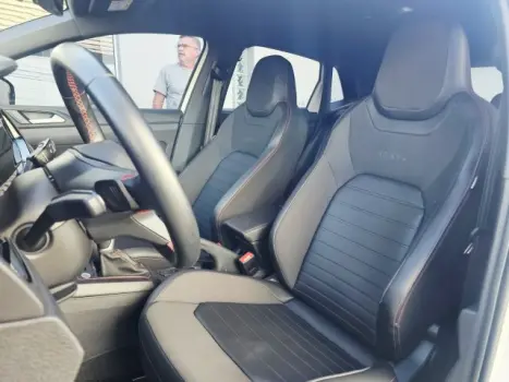 VOLKSWAGEN Polo Hatch 1.4 4P 250 TSI GTS AUTOM�TICO, Foto 17