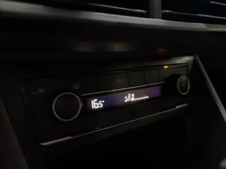 VOLKSWAGEN Polo Hatch 1.0 12V 4P 200 TSI HIGHLINE AUTOM�TICO, Foto 11