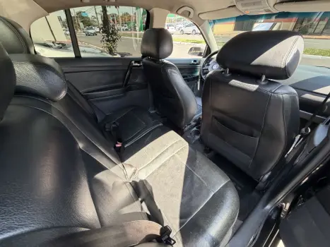 VOLKSWAGEN Polo Sedan 2.0 4P COMFORTLINE, Foto 9
