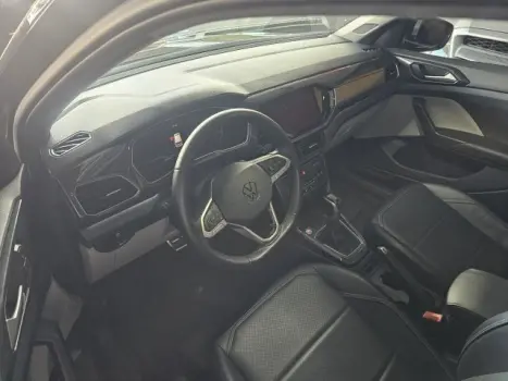 VOLKSWAGEN T-Cross 1.4 4P 250 TSI FLEX HIGHLINE AUTOMÁTICO, Foto 3 VOLKSWAGEN T-Cross 1.4 4P 250 TSI FLEX HIGHLINE AUTOMÁTICO, Foto 3