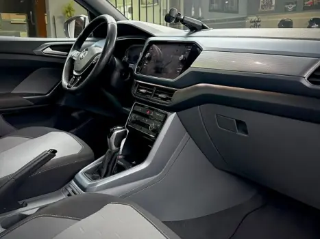 VOLKSWAGEN T-Cross 1.0 4P 200 TSI FLEX COMFORTLINE AUTOM�TICO, Foto 8