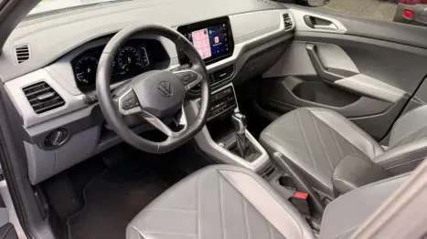 VOLKSWAGEN T-Cross 1.0 4P 200 TSI FLEX COMFORTLINE AUTOM�TICO, Foto 9