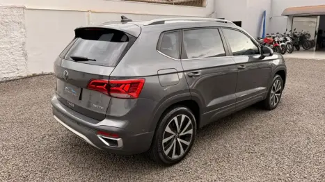 VOLKSWAGEN Taos 1.4 16V 4P FLEX 250 TSI HIGHLINE AUTOM�TICO, Foto 4