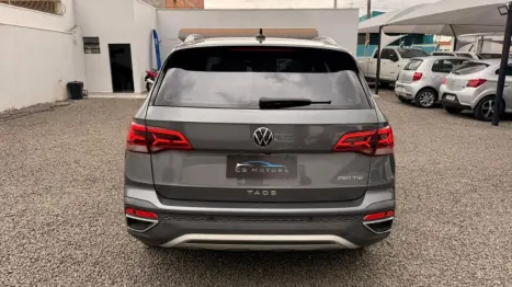 VOLKSWAGEN Taos 1.4 16V 4P FLEX 250 TSI HIGHLINE AUTOM�TICO, Foto 5