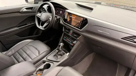 VOLKSWAGEN Taos 1.4 16V 4P FLEX 250 TSI HIGHLINE AUTOM�TICO, Foto 12